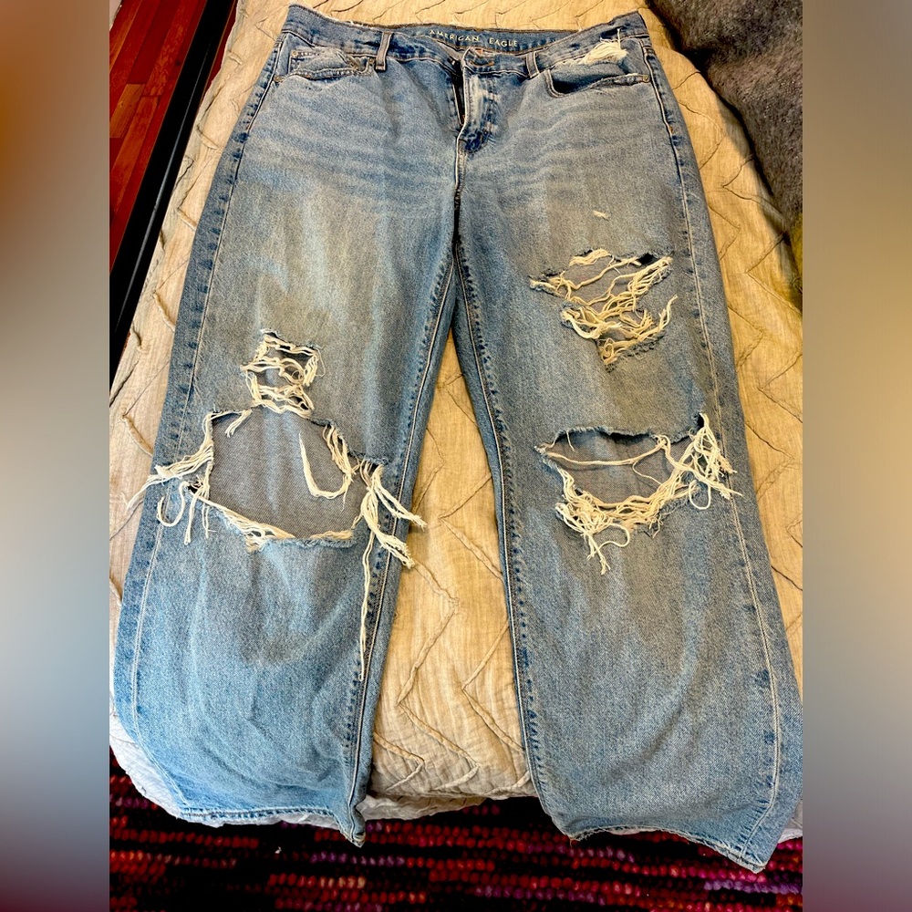 American Eagle AE Size 16 90s Straight Leg distressed jeans
